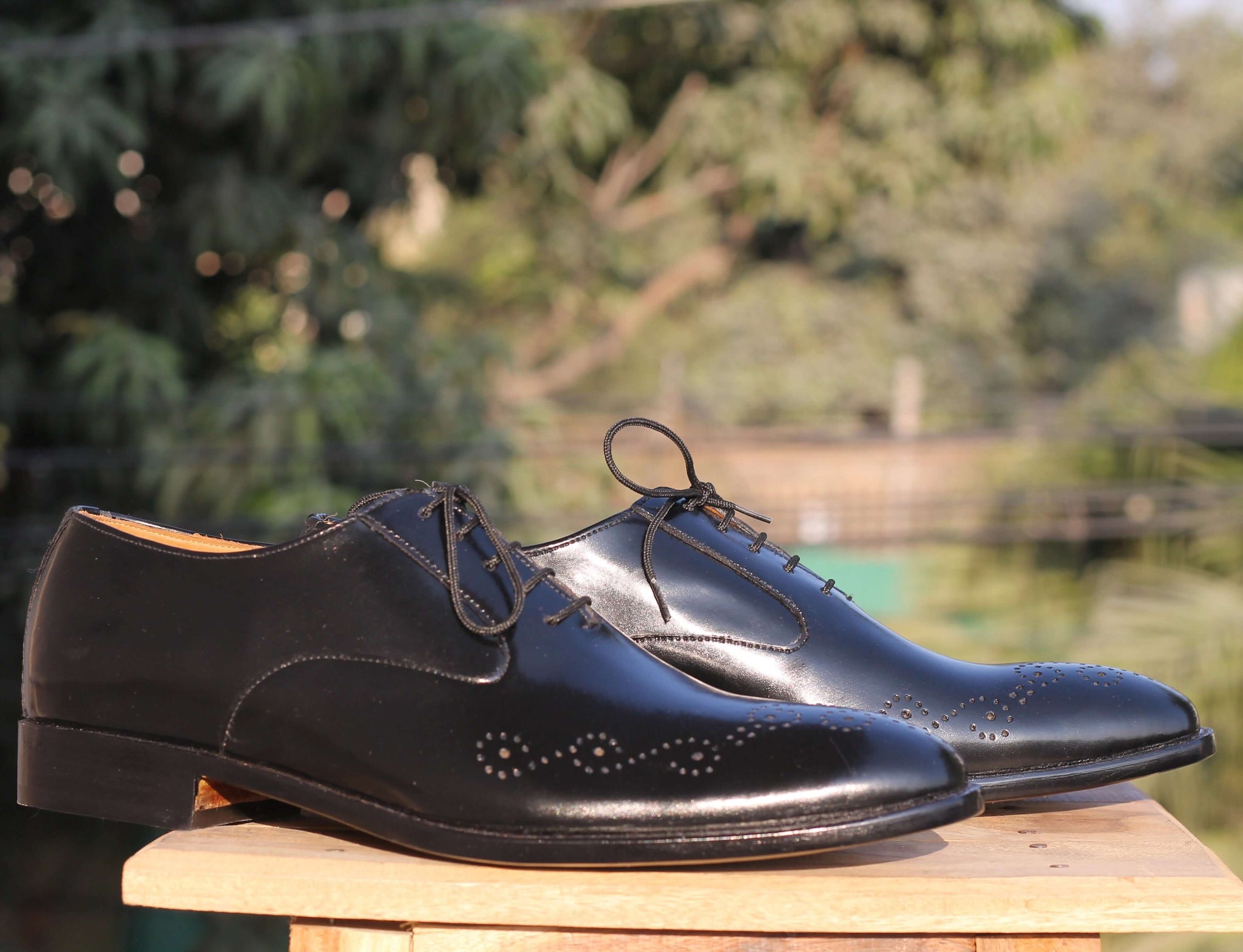 Men's Elegant Black Leather Oxford Brogue